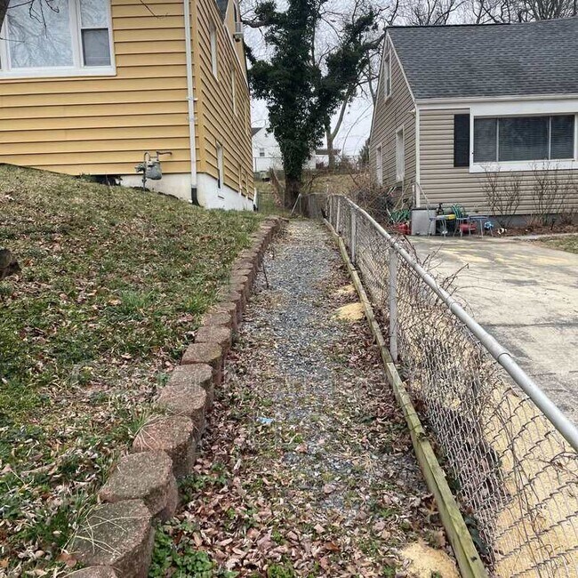 5604 Joan Ln in Temple Hills, MD - Building Photo - Building Photo