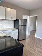 306 Potters Ave in Providence, RI - Foto de edificio - Building Photo