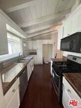 8227 Lindley Ave in Los Angeles, CA - Building Photo - Building Photo