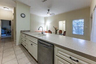 422 River Oaks Dr in Huntsville, TX - Building Photo - Building Photo