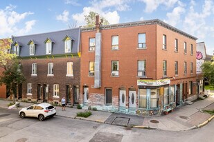 2594 Coursol Rue in Montréal, QC - Building Photo