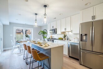 916 15th St SE in Washington, DC - Building Photo - Building Photo
