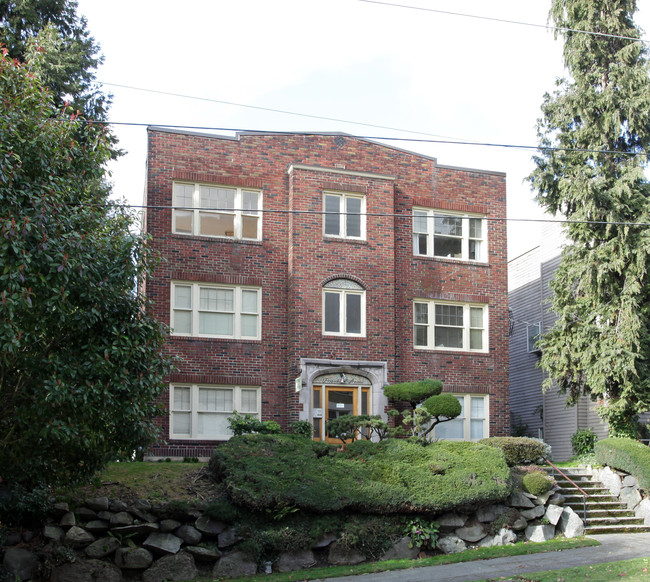 Franklin Arms Apartments in Seattle, WA - Building Photo - Building Photo