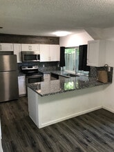 7040 Oldham in San Antonio, TX - Building Photo - Building Photo