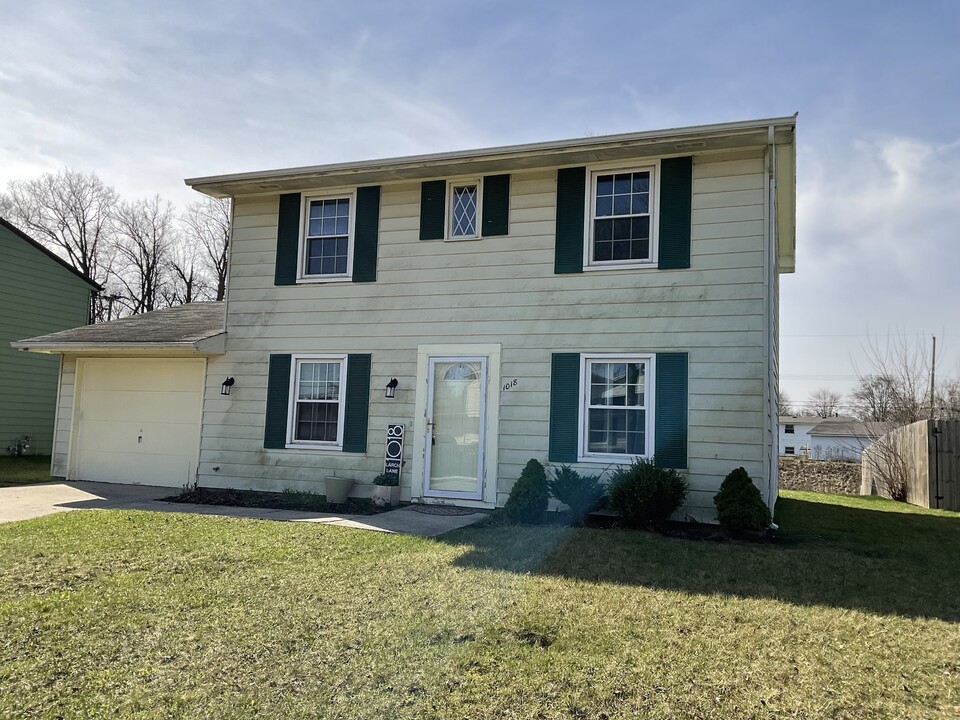 1018 Larch Ln in Fort Wayne, IN - Building Photo