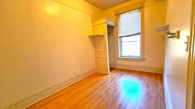 833 W Newport Ave, Unit 3 in Chicago, IL - Building Photo - Building Photo