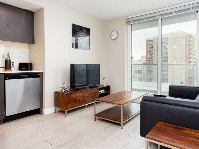 9377-9111 111 St NW, Unit SI ID1223001P in Edmonton, AB - Building Photo - Building Photo