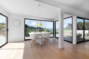 15355 Stonewood Ter in Sherman Oaks, CA - Building Photo