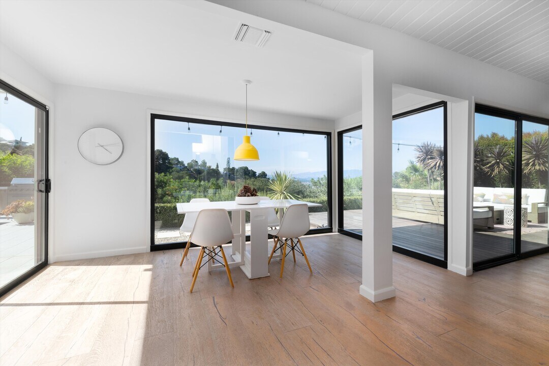 15355 Stonewood Ter in Sherman Oaks, CA - Building Photo
