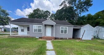 801 Jaycee Terrace in Marion, SC - Building Photo