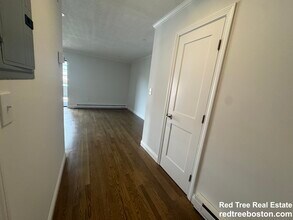 320 Hammond Pond Pkwy, Unit 504 in Brookline, MA - Building Photo - Building Photo