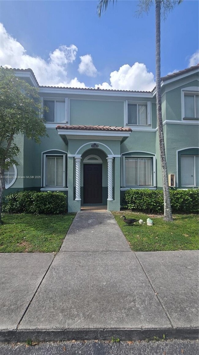 property at 1523 SE 24th Ct
