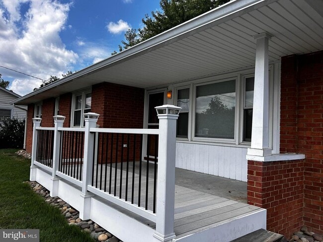 119 Cardinal Ln