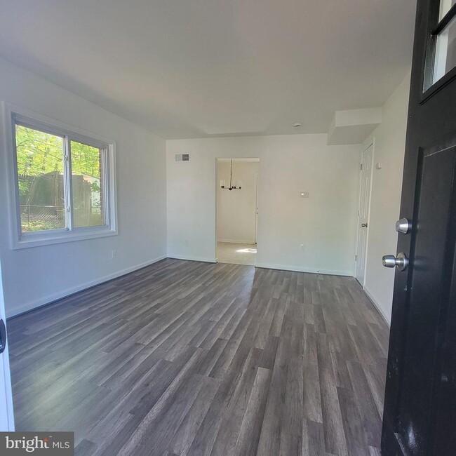 6007 Martin Luther King Jr Ct in Capitol Heights, MD - Building Photo - Building Photo