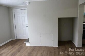 1204 W Mauney Ave in Gastonia, NC - Foto de edificio - Building Photo