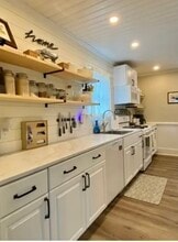 53 Hawthorn St in Newton, MA - Building Photo - Building Photo