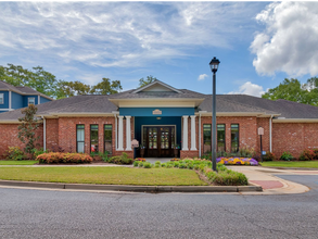 Village at Midtown in Mobile, AL - Foto de edificio - Building Photo