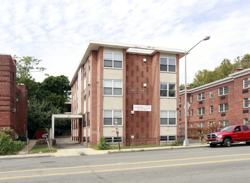 Office/Medical & 6-unit Residential in Washington, DC - Building Photo