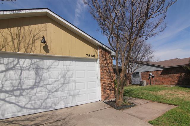 7568 Big Leaf Ln in Fort Worth, TX - Building Photo - Building Photo