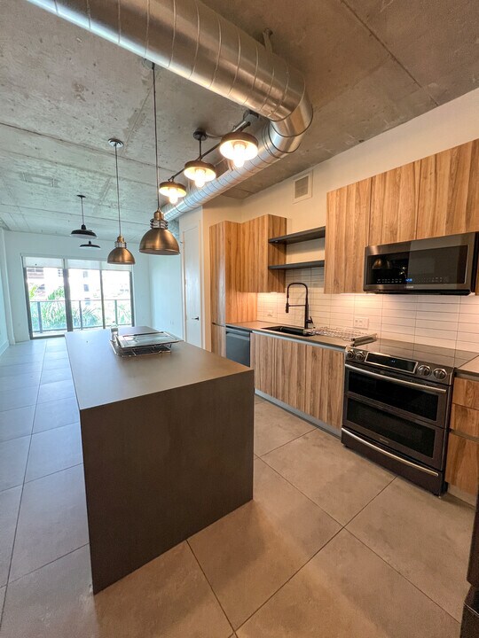 3250 NE 1st Ave, Unit 801 in Miami, FL - Foto de edificio