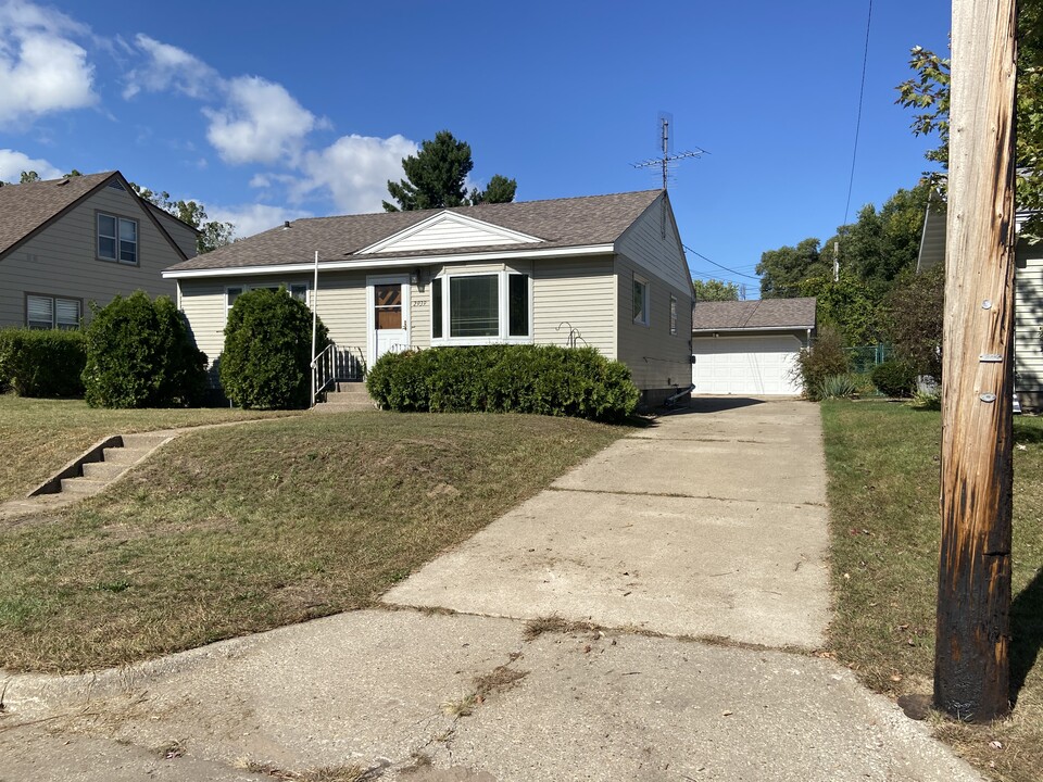 2939 Leonard St in La crosse, WI - Building Photo