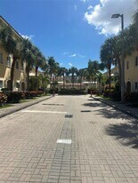 2012 NE 167th St in North Miami Beach, FL - Building Photo