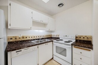 1061 Baywood Dr in Sparks, NV - Building Photo - Building Photo