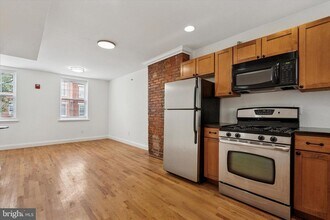 1538 Christian St in Philadelphia, PA - Building Photo - Building Photo