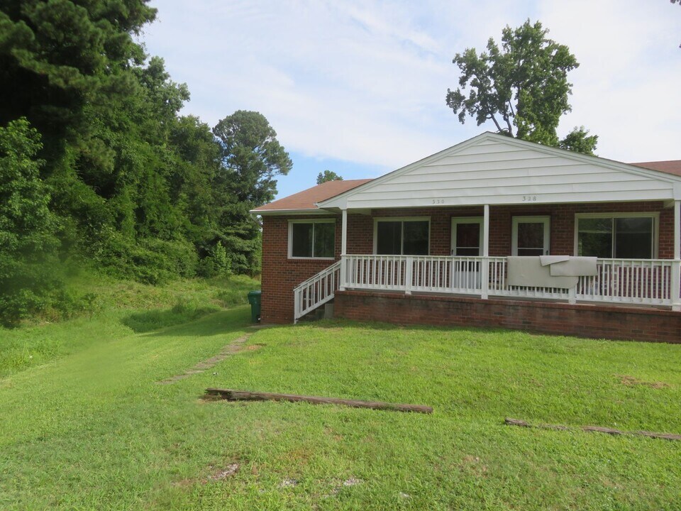 330 Kent Ave in Colonial Heights, VA - Building Photo