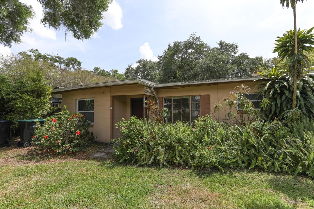 2002 Henderson Dr in Orlando, FL - Building Photo