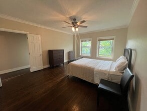 2330 Euclid Heights Blvd, Unit 301 in Cleveland, OH - Building Photo - Building Photo