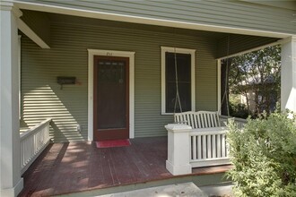 811 W 30th St in Austin, TX - Foto de edificio - Building Photo