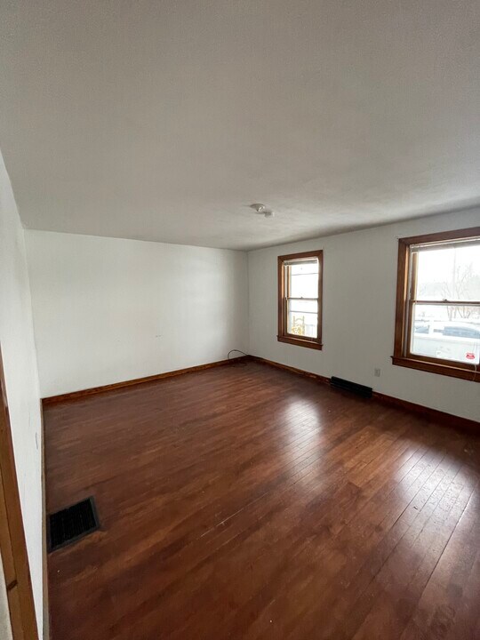 119 N Wilbur Ave, Unit First Floor in Syracuse, NY - Building Photo