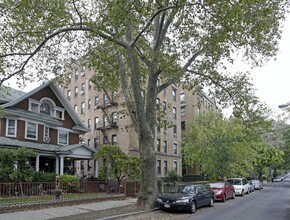 86-10 109th St in Richmond Hill, NY - Foto de edificio - Building Photo