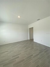 33857 Landsman Lp, Unit 1631 in Wesley Chapel, FL - Building Photo - Building Photo