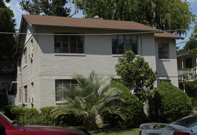 902 SW 7th Ave in Gainesville, FL - Foto de edificio - Building Photo