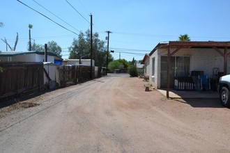 253 N Ocotillo Dr in Apache Junction, AZ - Building Photo - Building Photo