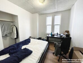 1572 Tremont St, Unit 2 in Boston, MA - Building Photo - Building Photo