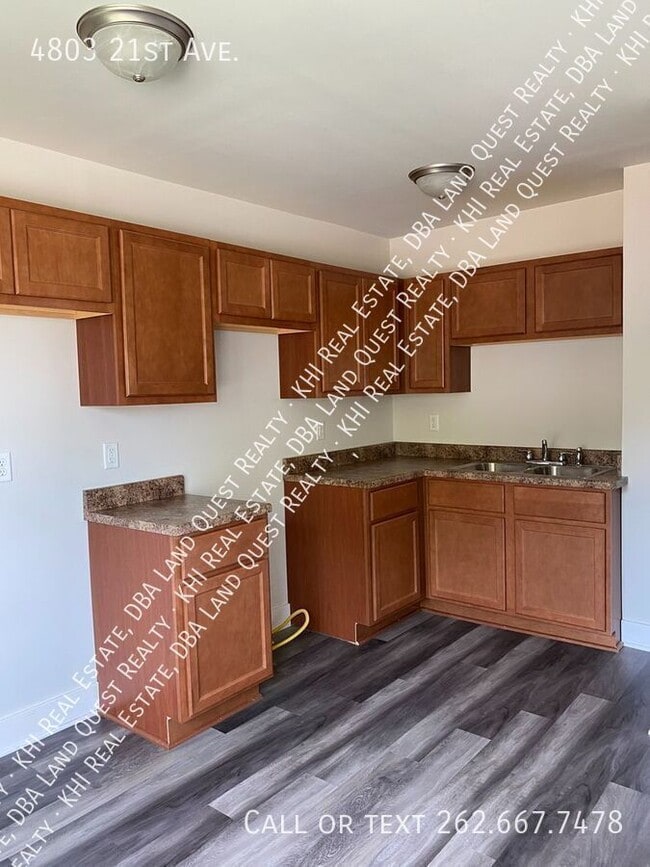 4803 21st Ave in Kenosha, WI - Building Photo - Building Photo