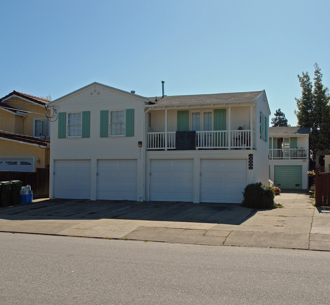 7 Howard Ave in Burlingame, CA - Foto de edificio - Building Photo