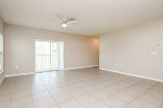 1049 N Platte Way in Poinciana, FL - Building Photo - Building Photo