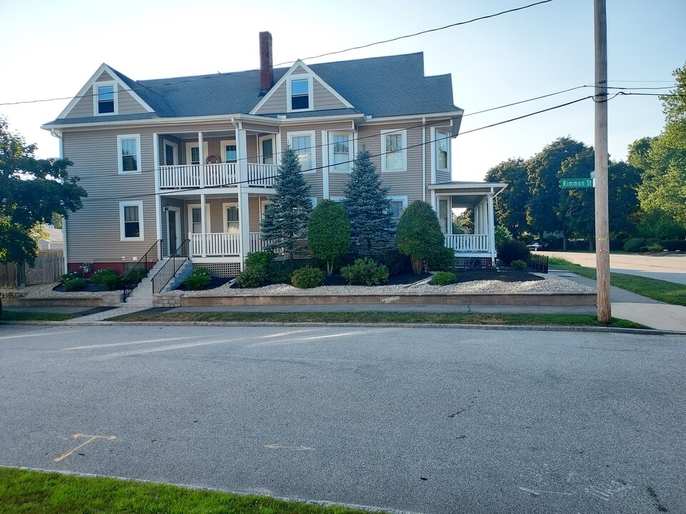440 Coolidge Ave in Manchester, NH - Building Photo