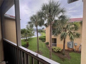 4236 Bellasol Cir in Ft. Myers, FL - Building Photo - Building Photo