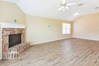 4557 Wheatland Dr in Fort Worth, TX - Building Photo - Building Photo