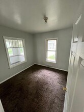 1553 Illinois Ave in Flint, MI - Foto de edificio - Building Photo