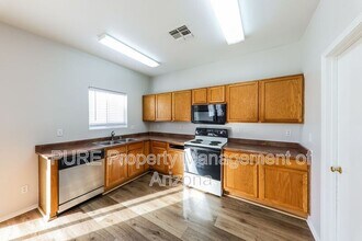 13233 W Watson Ln in Surprise, AZ - Building Photo - Building Photo