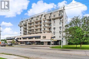 1255 Commissioners Rd W in London, ON - Building Photo