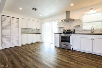 185 Norfolk Ave NW in Port Charlotte, FL - Building Photo - Building Photo