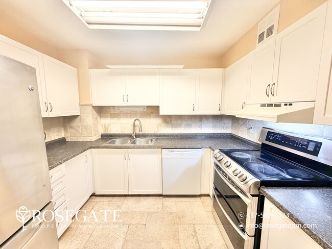 15 Hofstetter Ave in Kitchener, ON - Building Photo - Building Photo