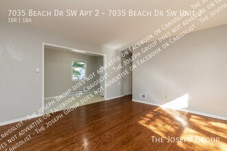 7035 Beach Dr SW in Seattle, WA - Building Photo - Building Photo